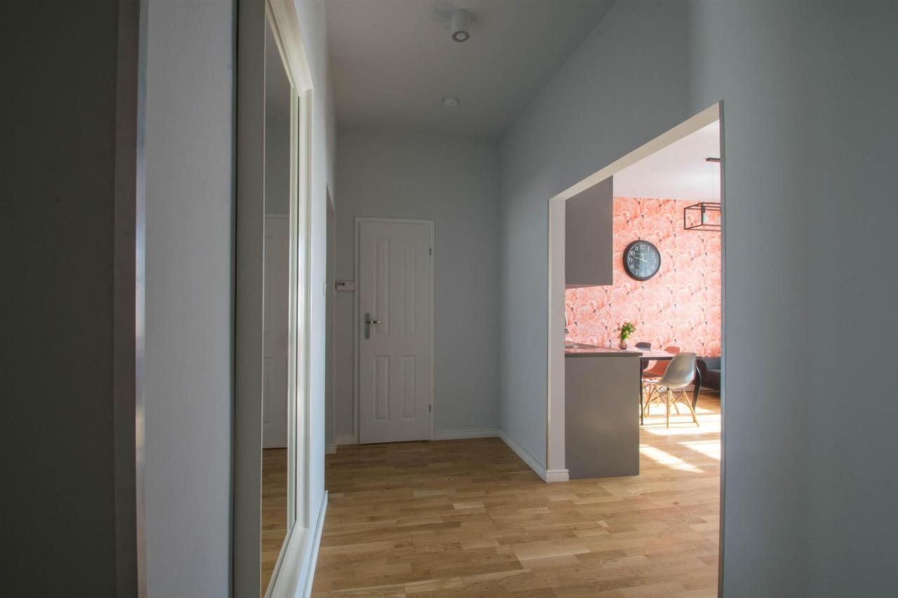 Krupnicza Modern Old Town Apartments - By Upstairs Krakau Buitenkant foto